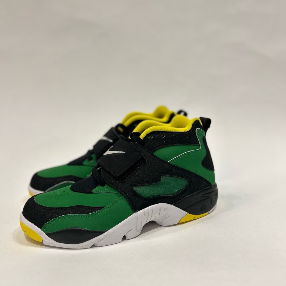 Nike Air Diamond Turf Oregon Duck Size 8.5 Men’s Shoes